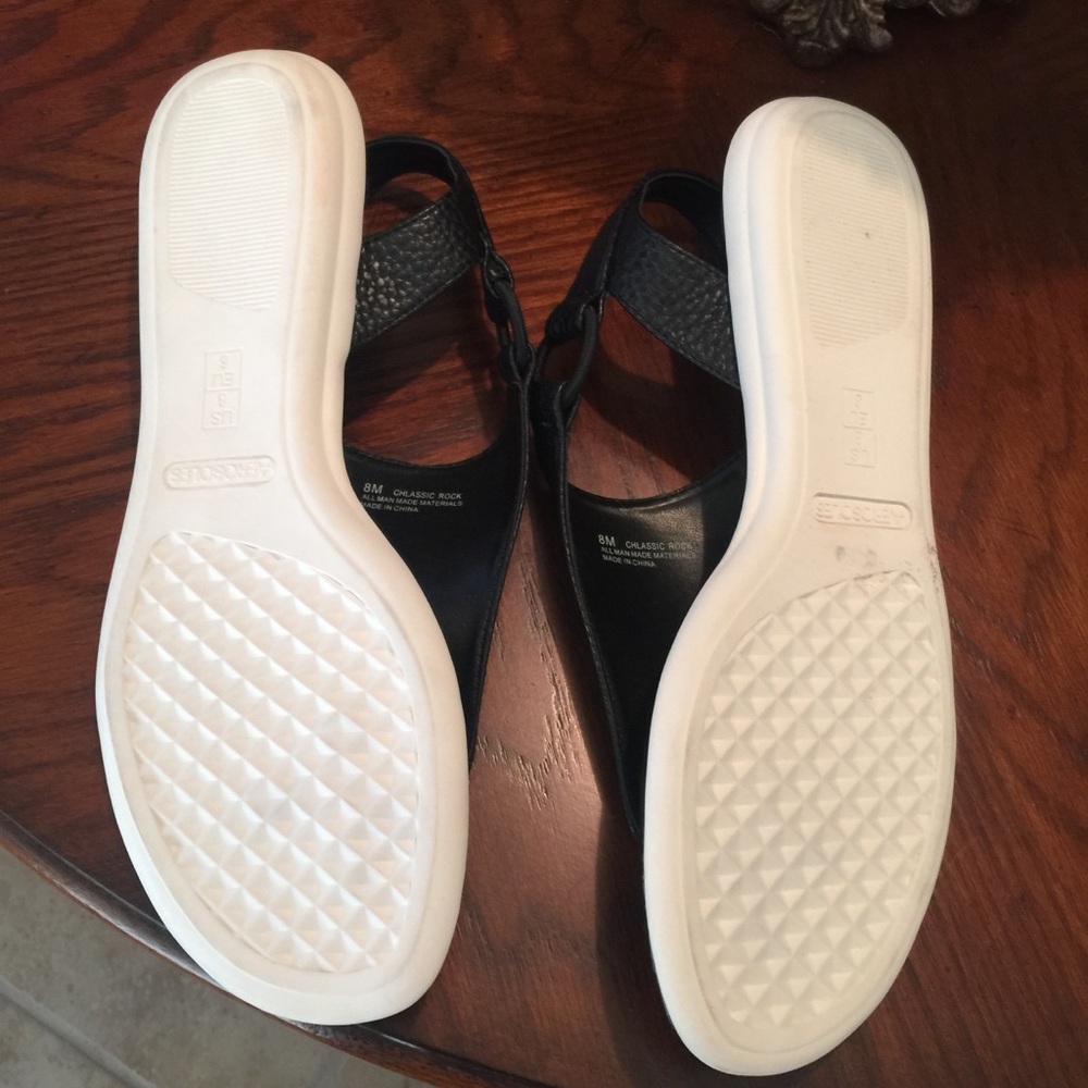 NWOT AEROSOLES Black & White Thong Sandals - Picture 8 of 8